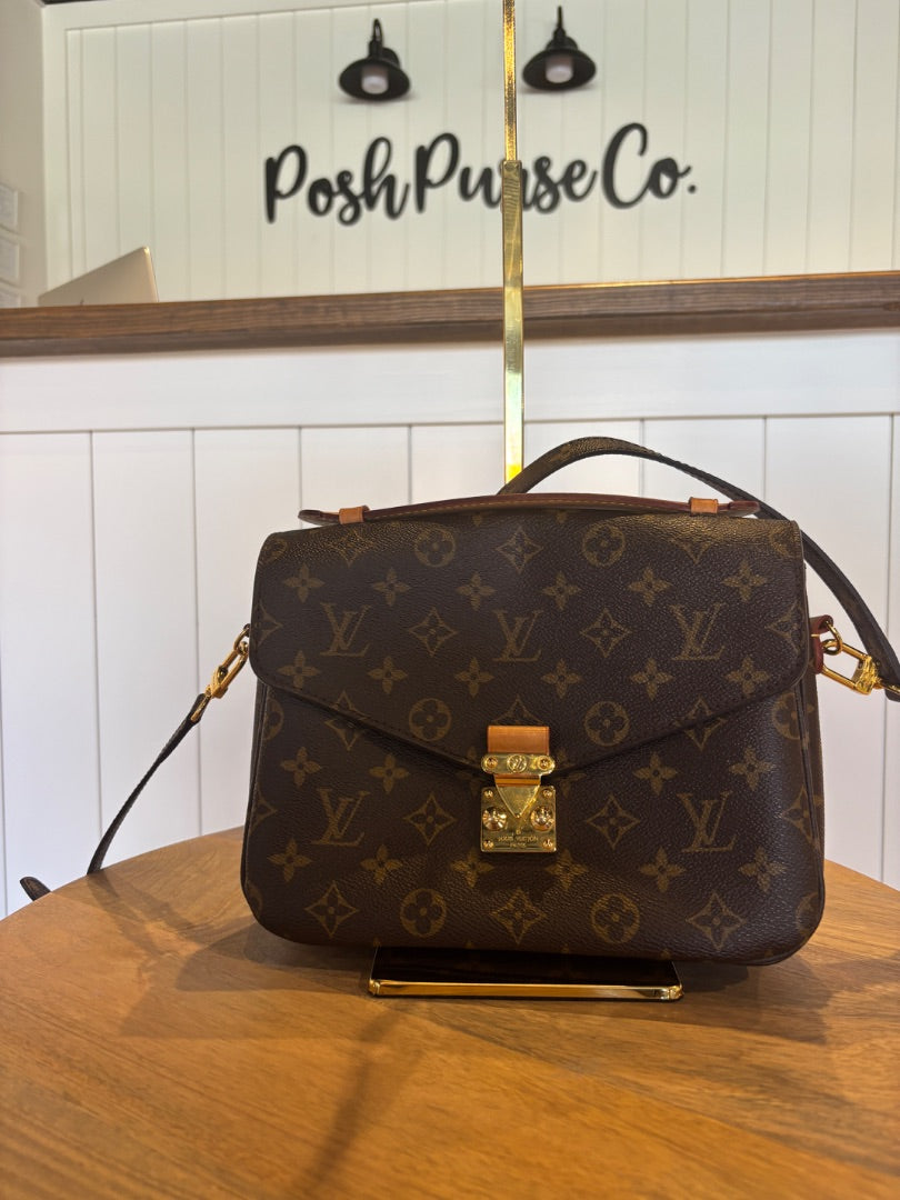 Monogram Louis Vuitton Pochette Metis