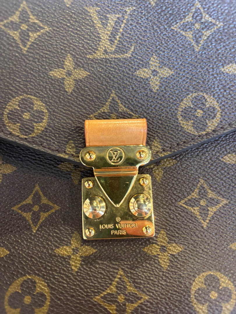 Monogram Louis Vuitton Pochette Metis