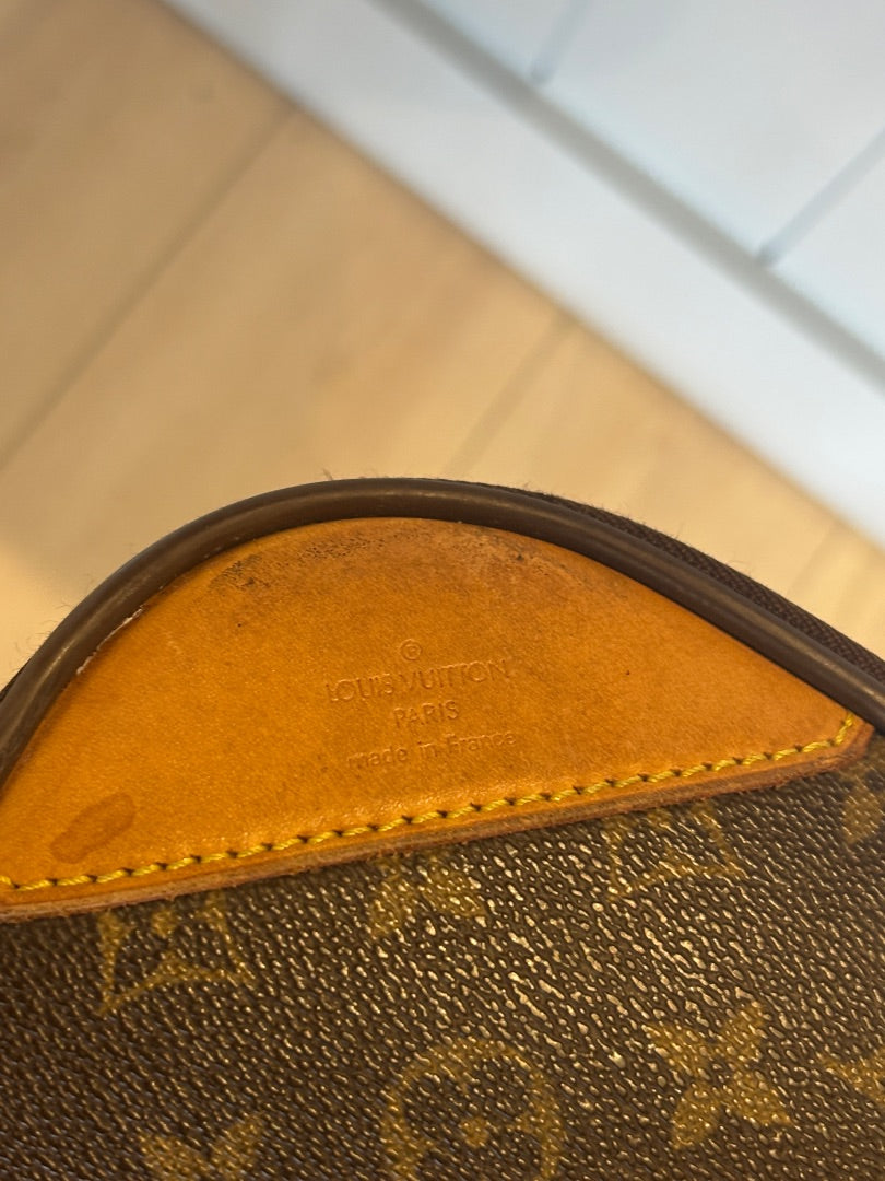 Louis Vuitton Louis Vuitton Pegase 60