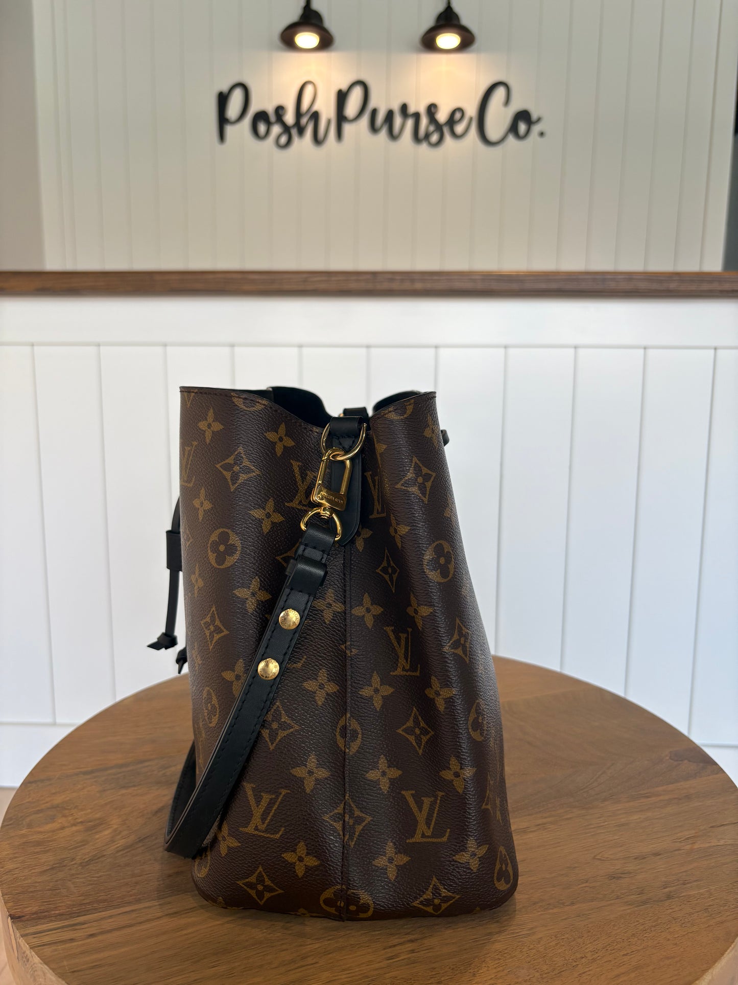 Like New Louis Vuitton Neo Noe Monogram Bucket Bag