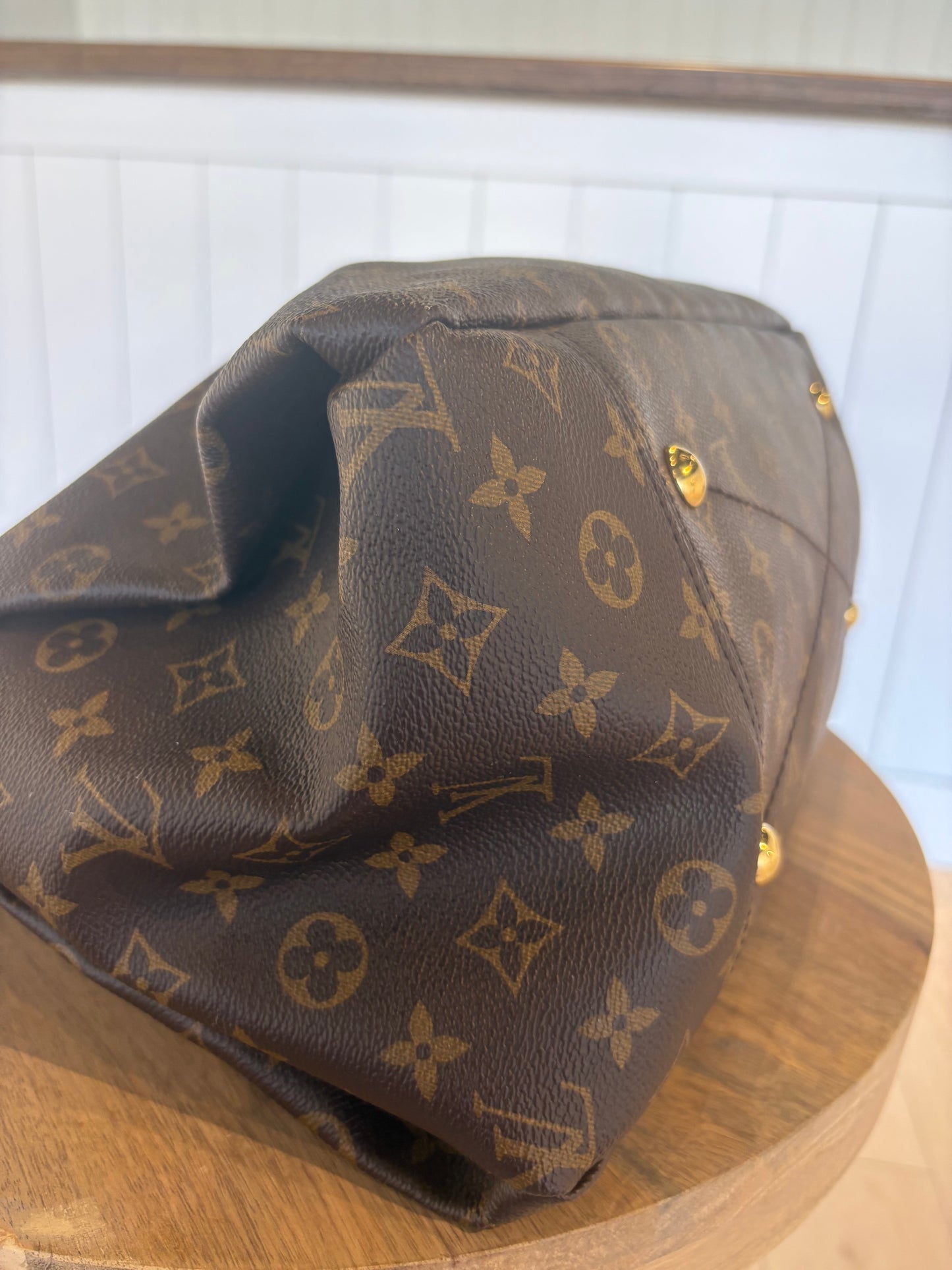Louis Vuitton Monogram Artsy MM