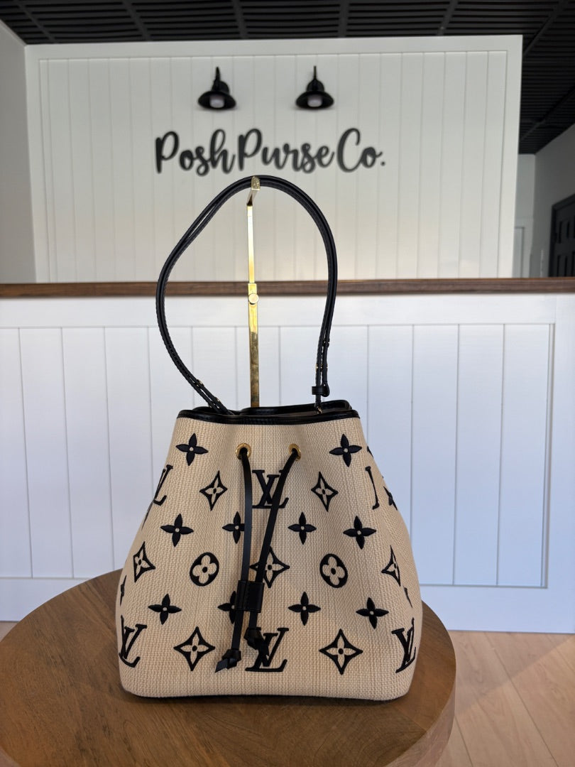 Limited Edition Louis Vuitton Neo Noe MM Noir