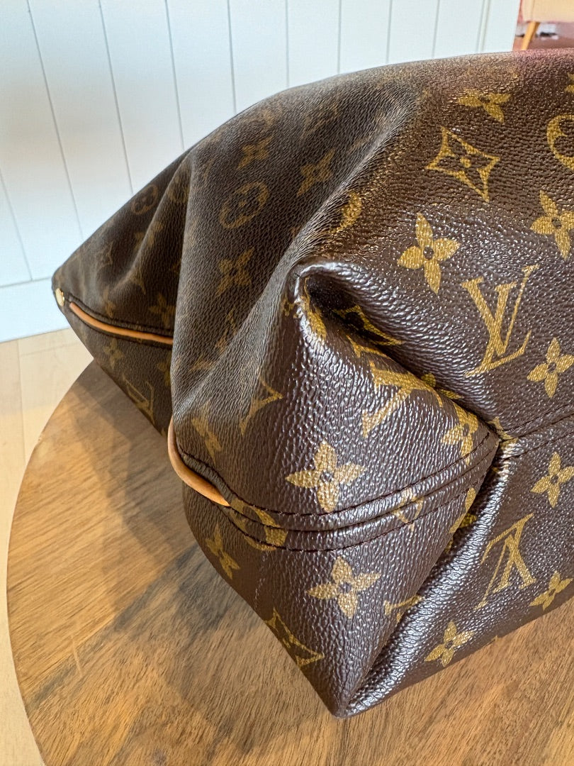 Monogram Louis Vuitton Graceful MM, MM