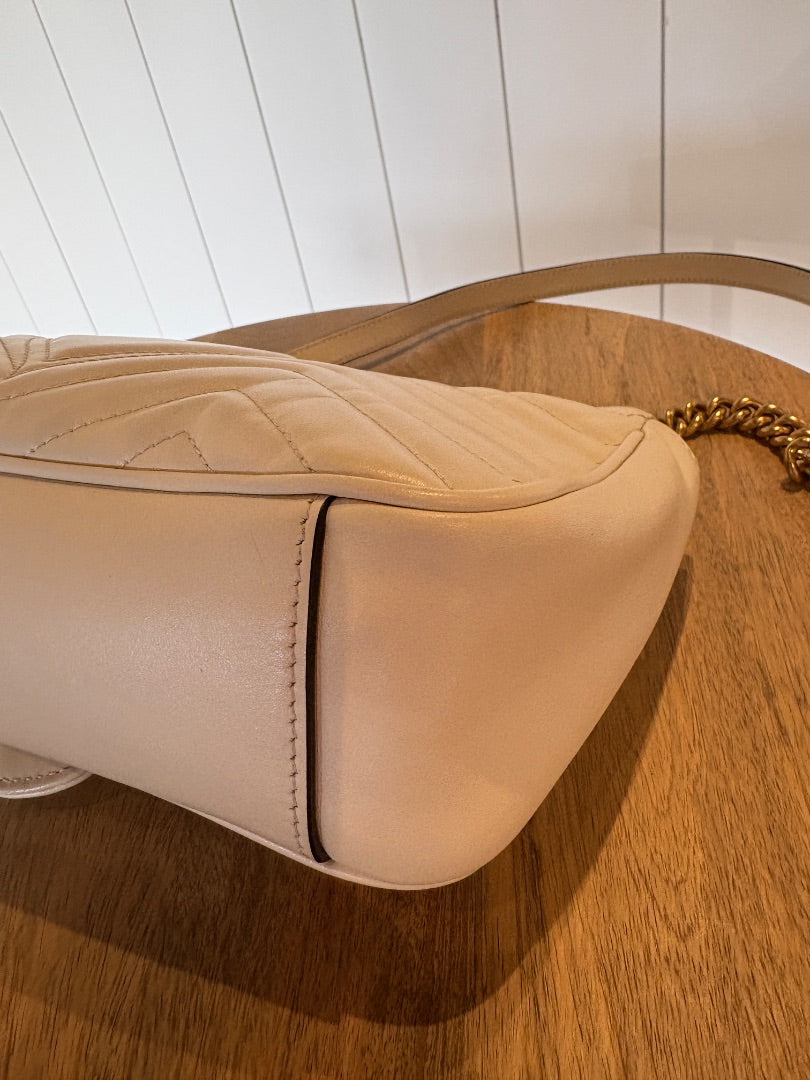 Ivory Gucci Calfskin Matelasse GG Marmont Bag