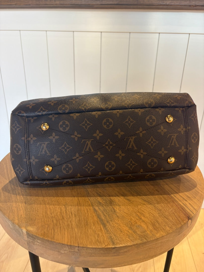 Monogram Louis Vuitton Pallas Dune