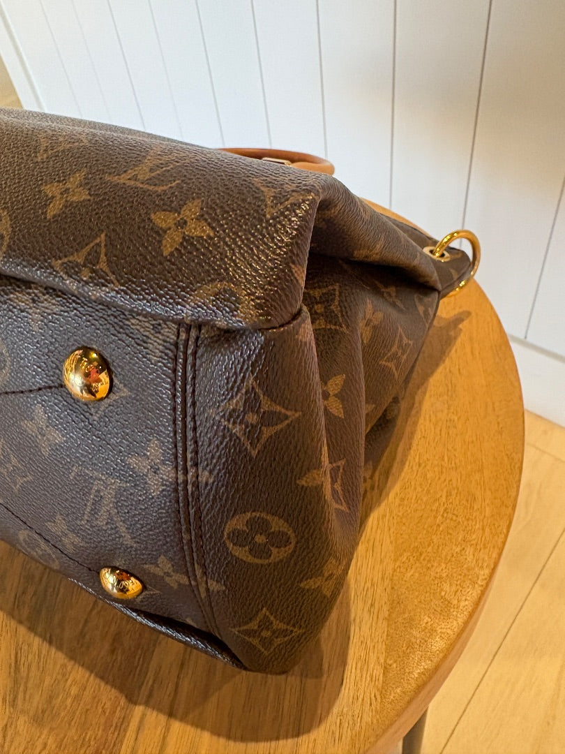 Monogram Louis Vuitton Pallas Dune