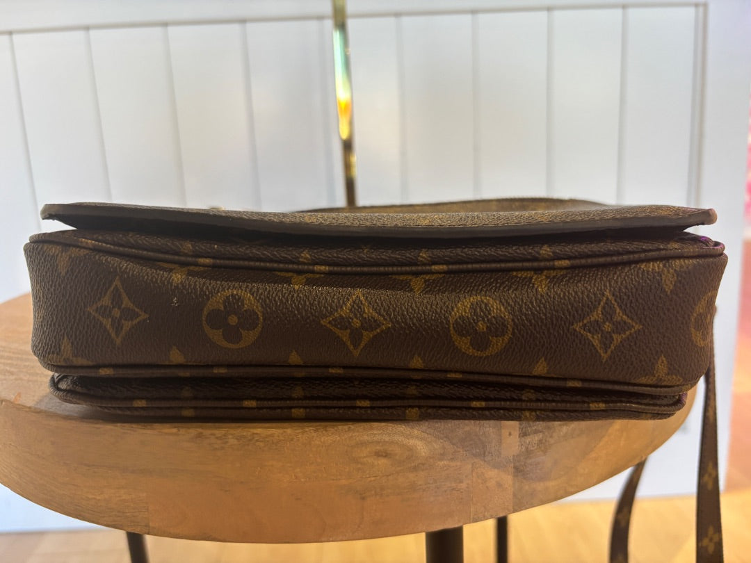 Monogram Louis Vuitton Pochette Metis