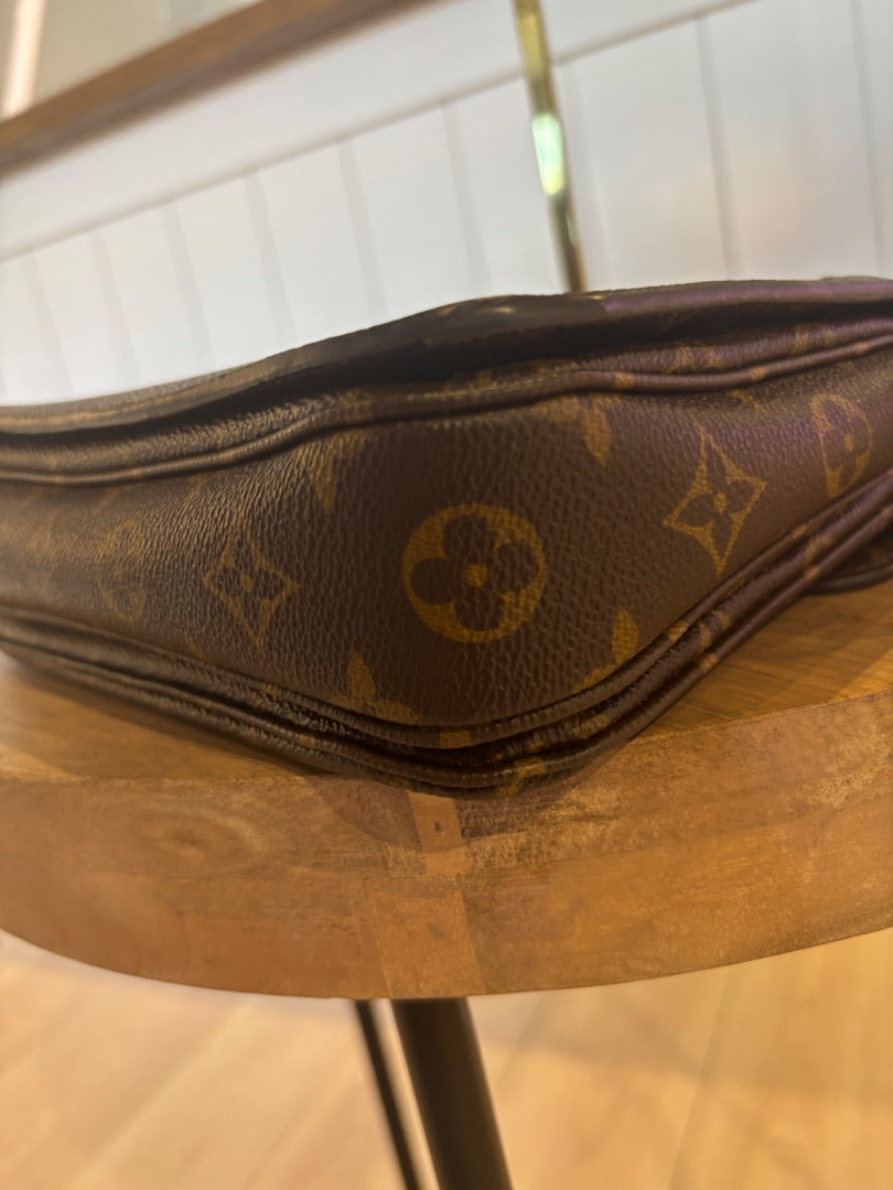 Monogram Louis Vuitton Pochette Metis