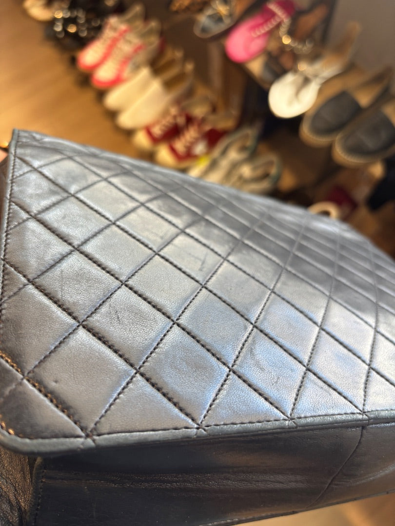 Black Chanel Chanel Vintage with Chain