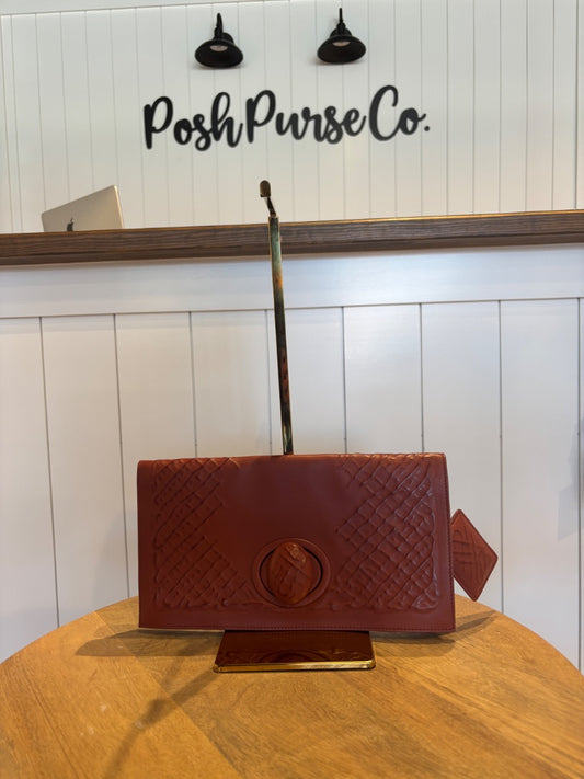 Bottega Turnlock Clutch