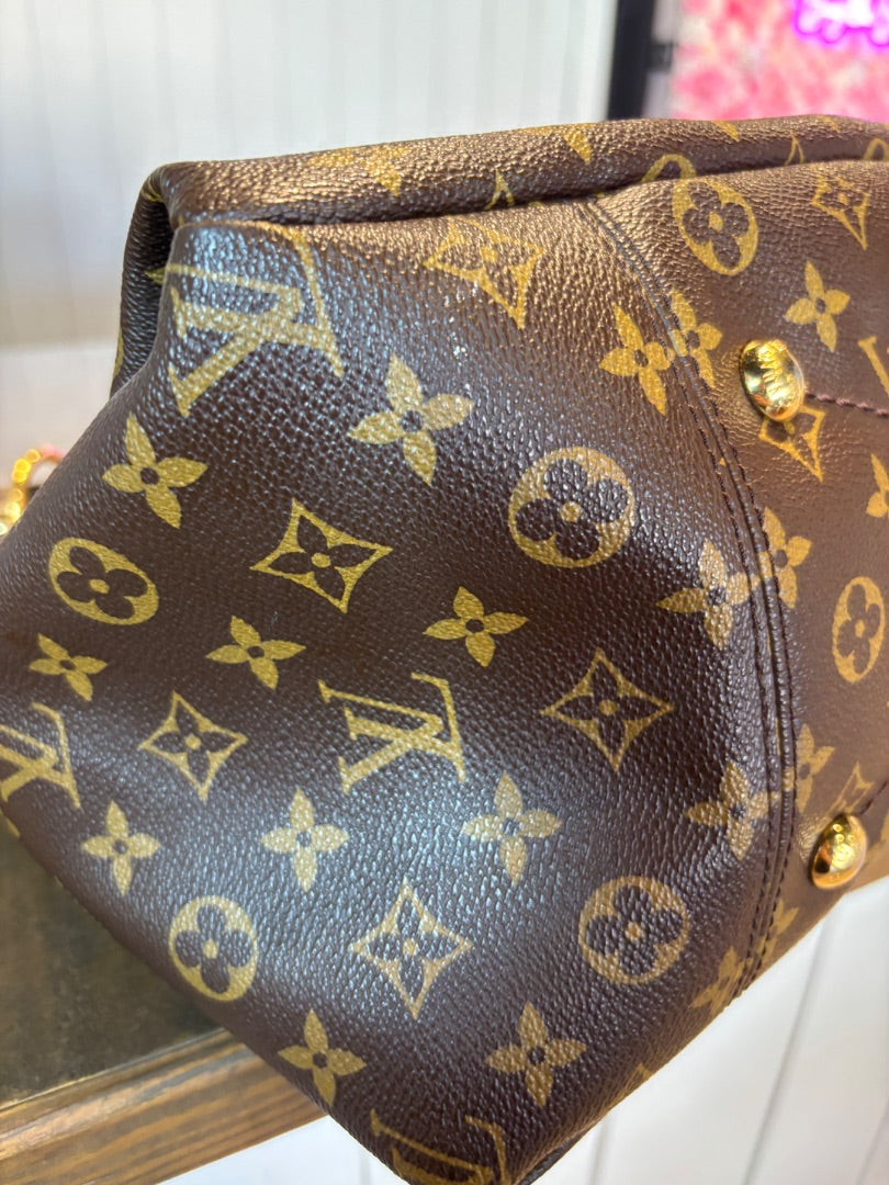 Monogram Louis Vuitton Artsy