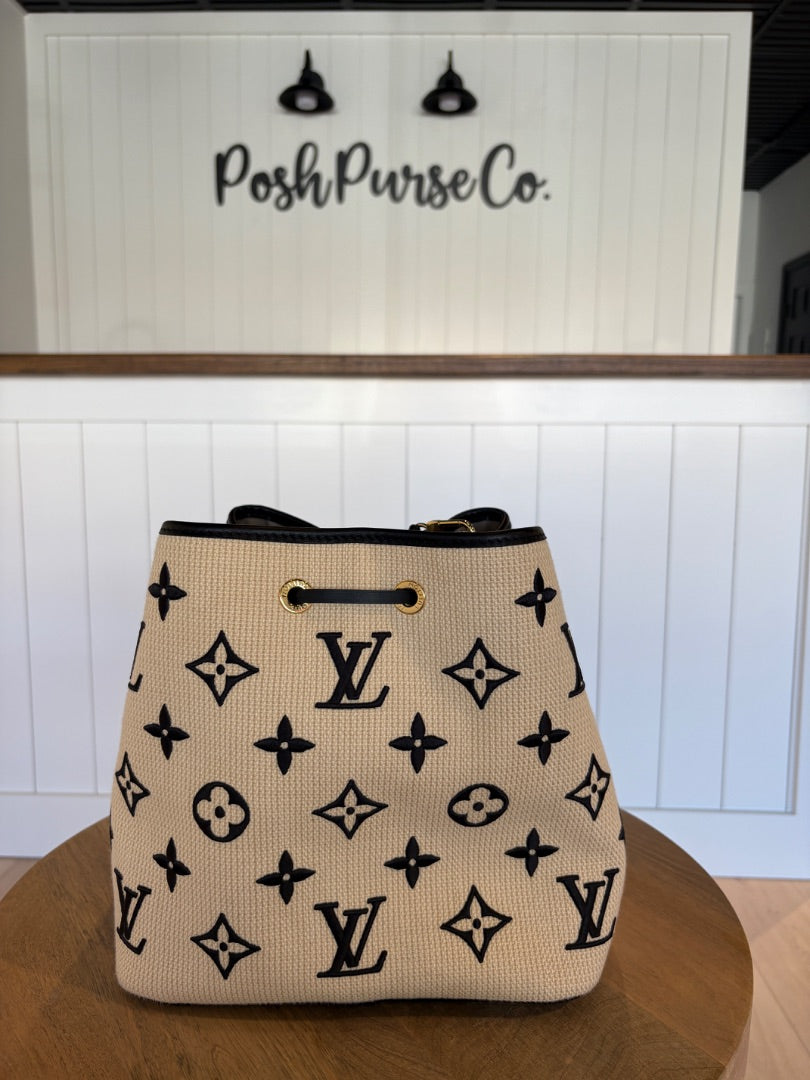 Limited Edition Louis Vuitton Neo Noe MM Noir