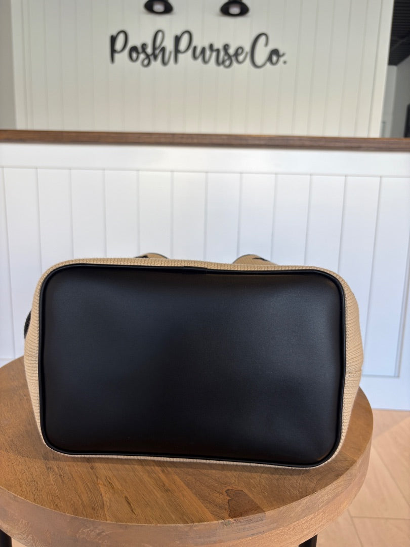 Limited Edition Louis Vuitton Neo Noe MM Noir