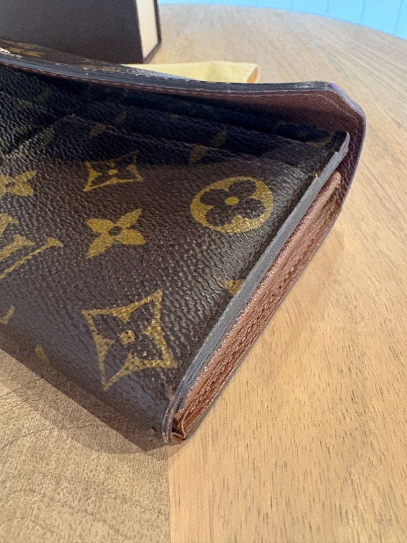 Monogram Louis Vuitton Louis Vuitton Sarah Wallet