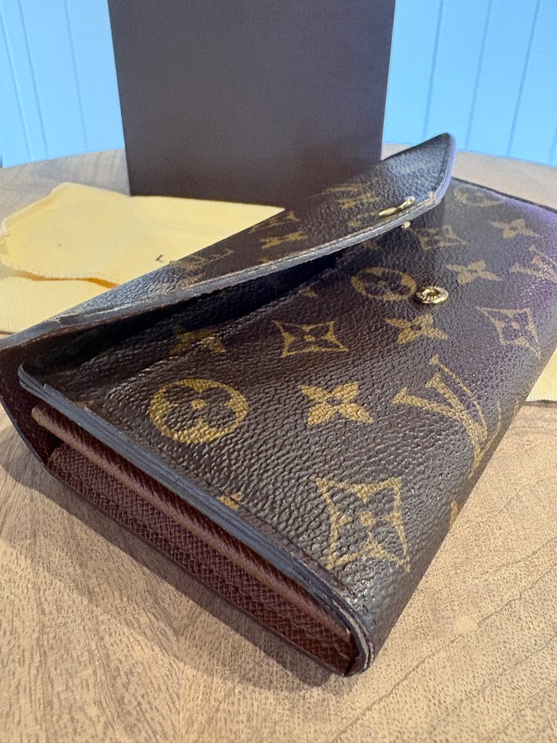 Monogram Louis Vuitton Louis Vuitton Sarah Wallet