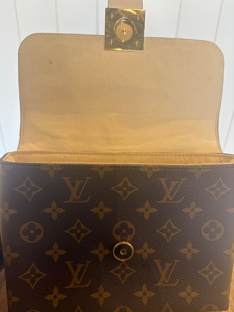 Monogram Louis Vuitton Locky BB, BB