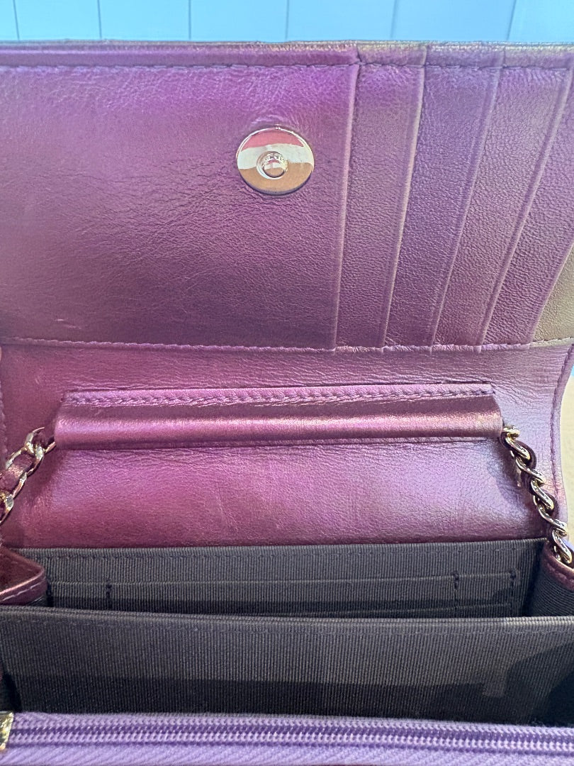 Iridecent Chanel Chanel· Iredecent Wallet on Chain
