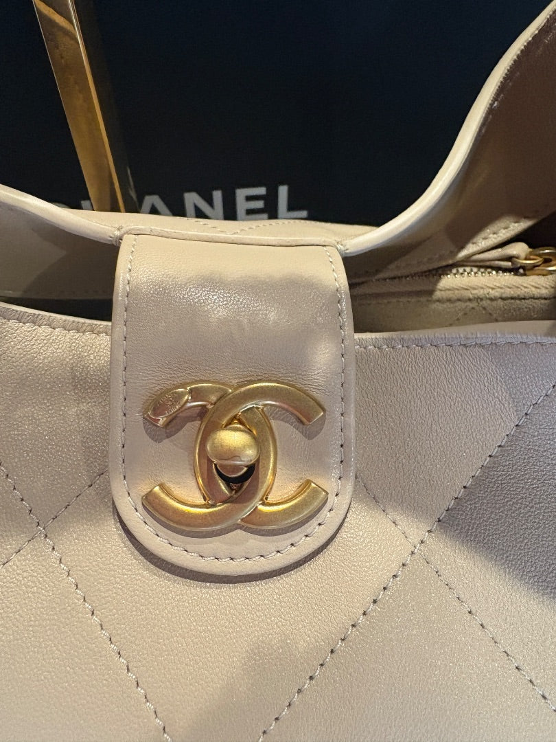 Ivory Chanel BRAND NEW Chanel Hobo