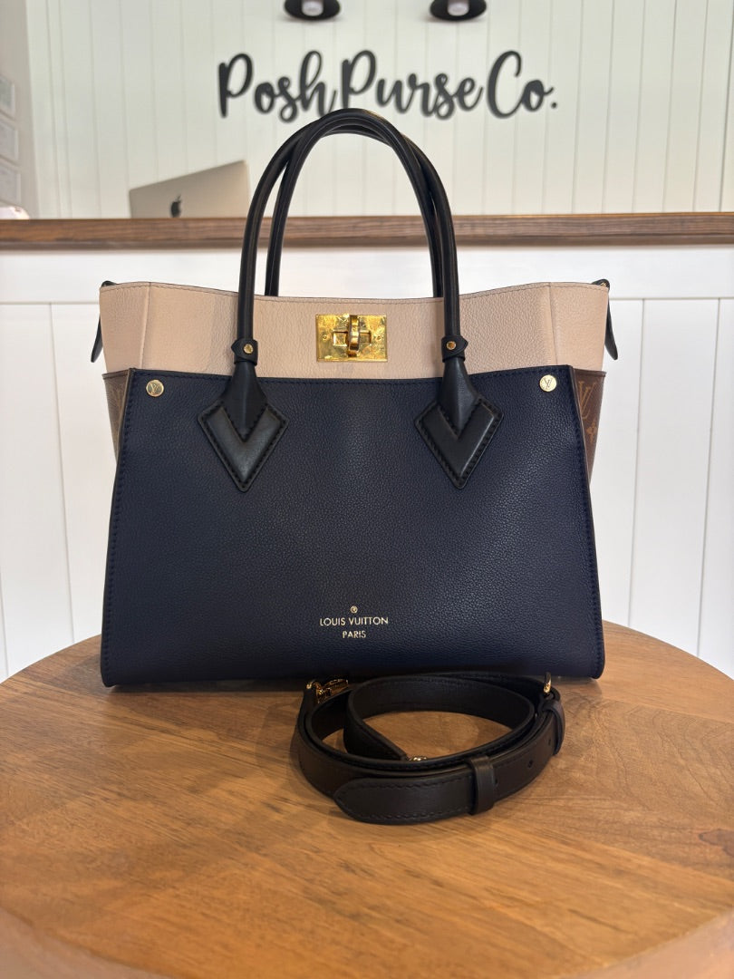 Navy Louis Vuitton Limited Edition - On My Side Marine