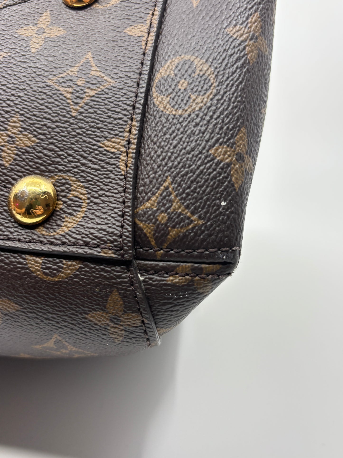 Monogram Louis Vuitton Montaigne, MM