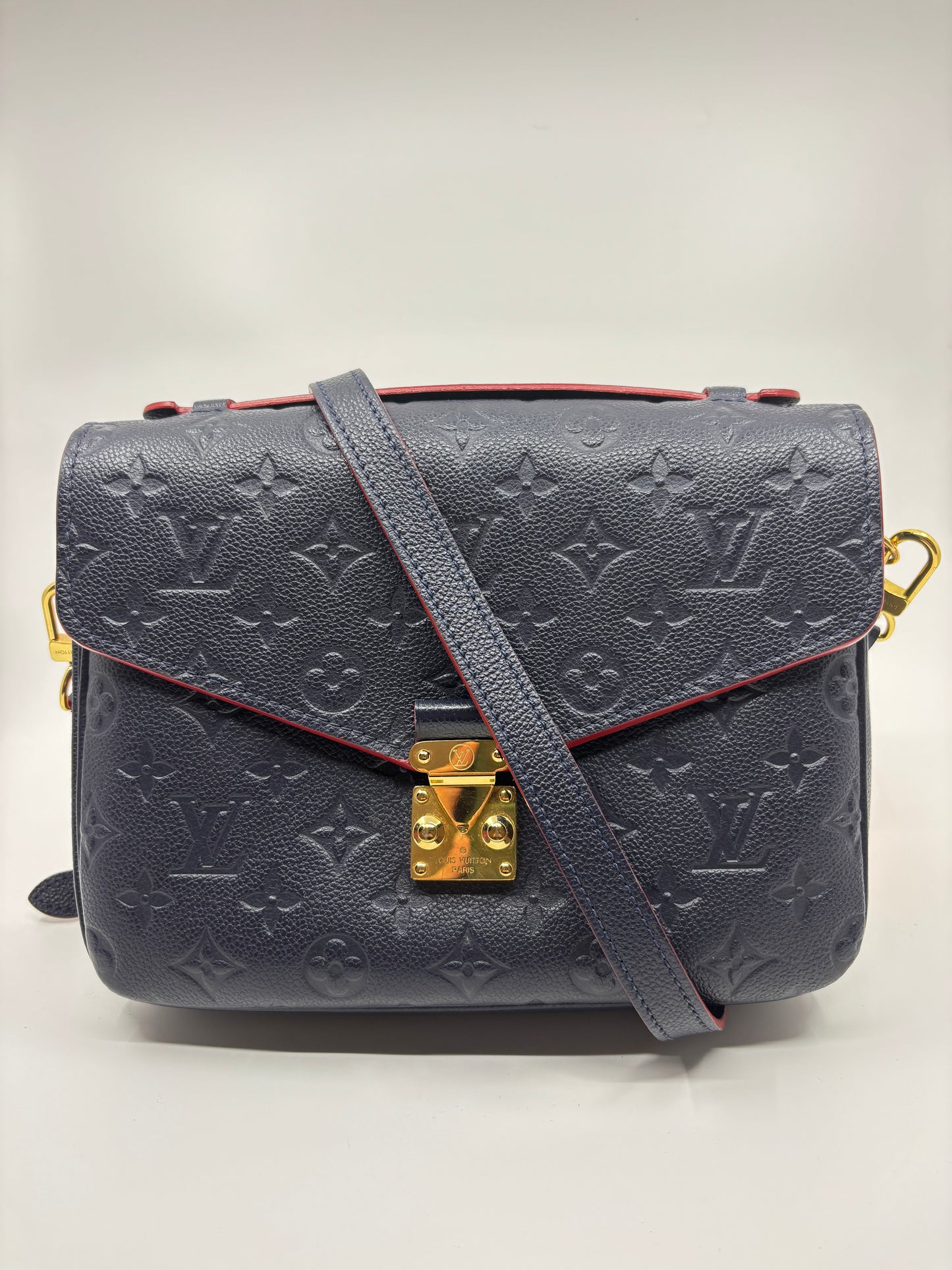 Louis Vuitton Pochette Metis