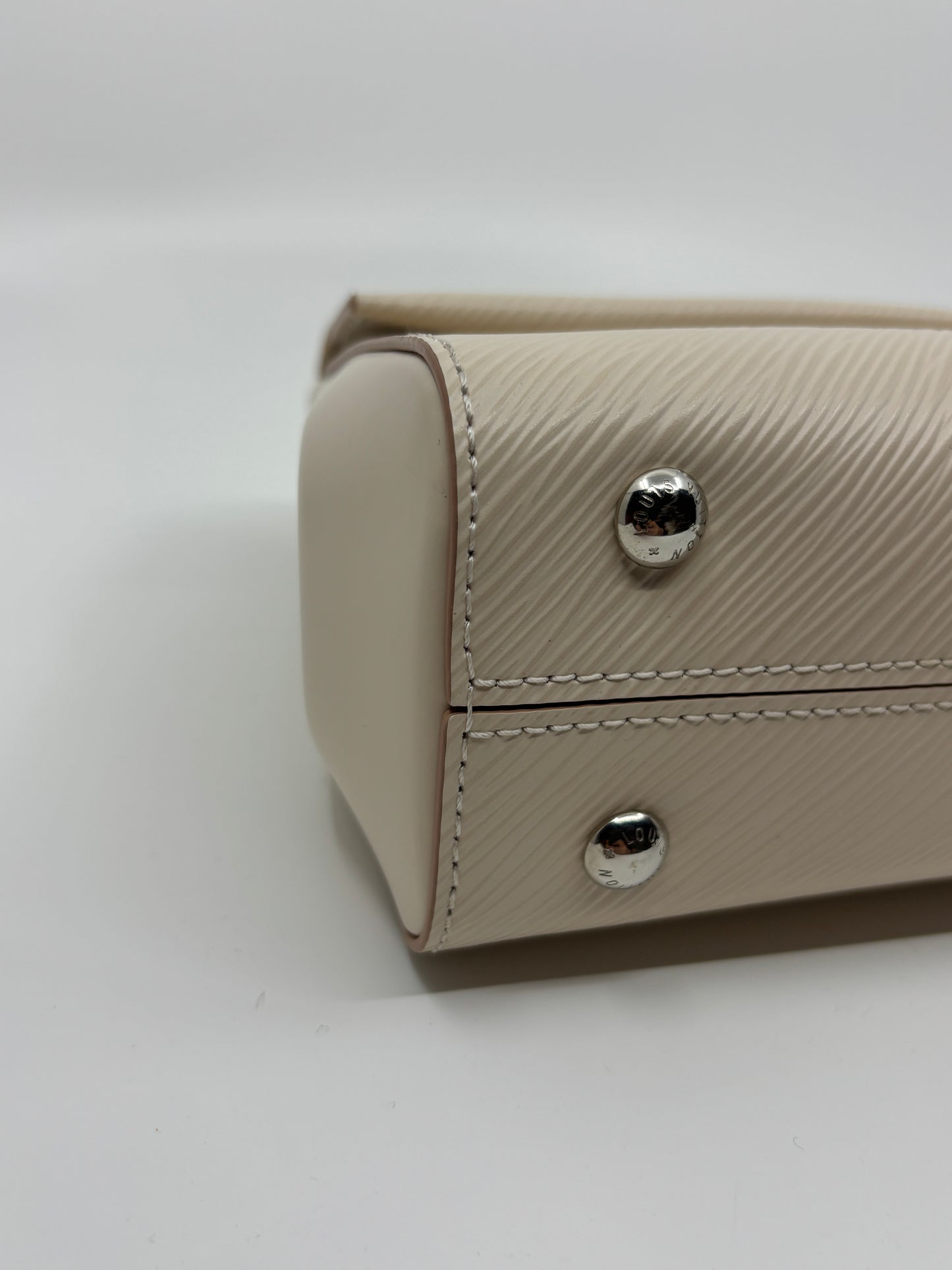 PRISTINE Louis Vuitton Mini Cluney