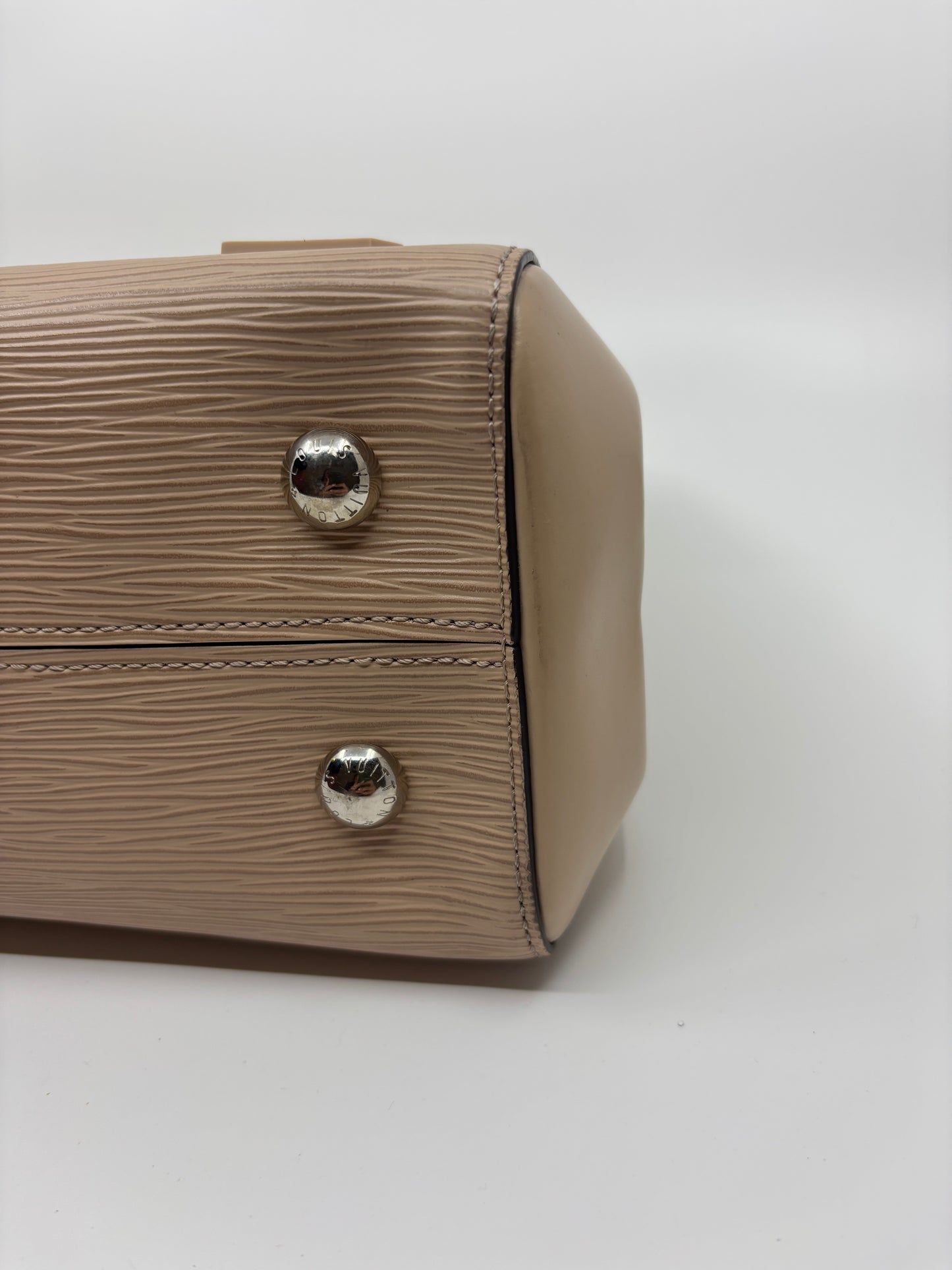 Vuitton Louis Vuitton Epi Cluney MM