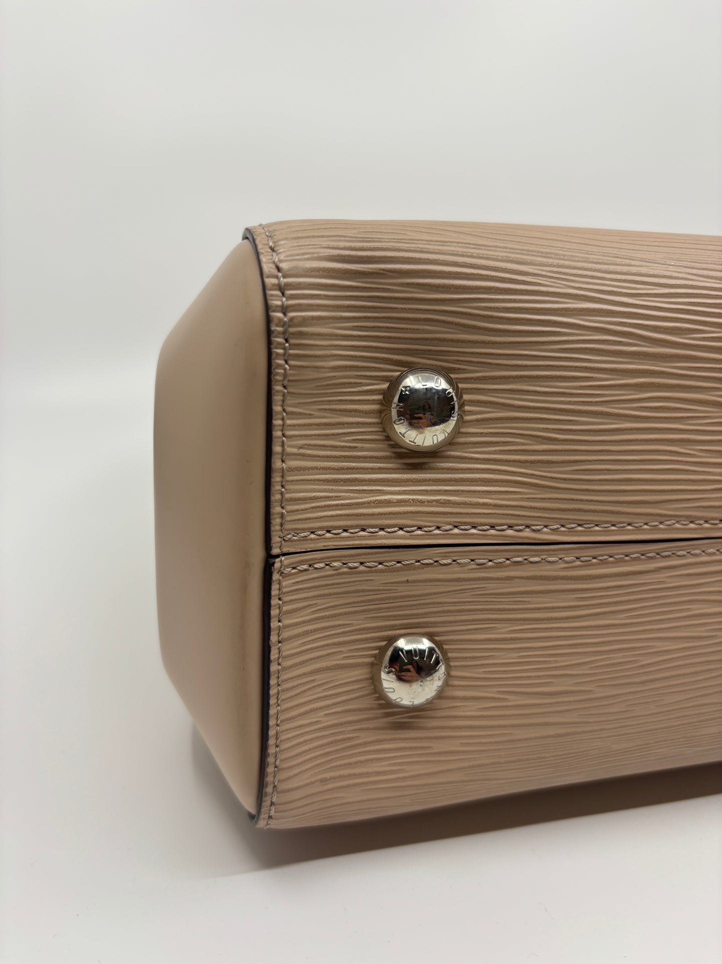Vuitton Louis Vuitton Epi Cluney MM