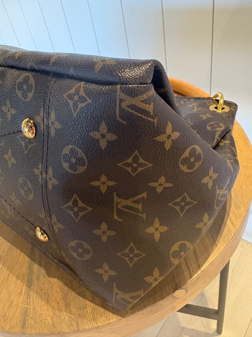 Monogram Louis Vuitton Artsy