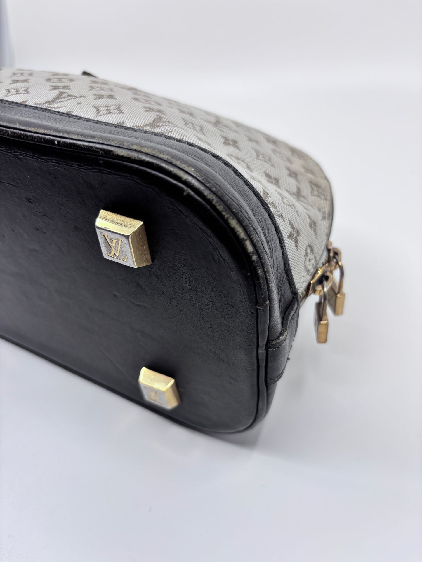 Louis Vuitton Long Mini Lin