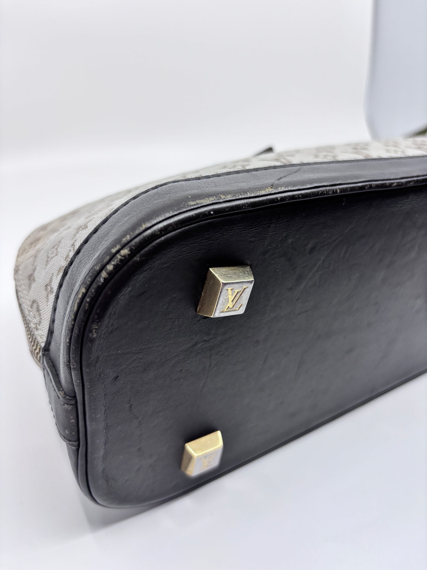 Louis Vuitton Long Mini Lin
