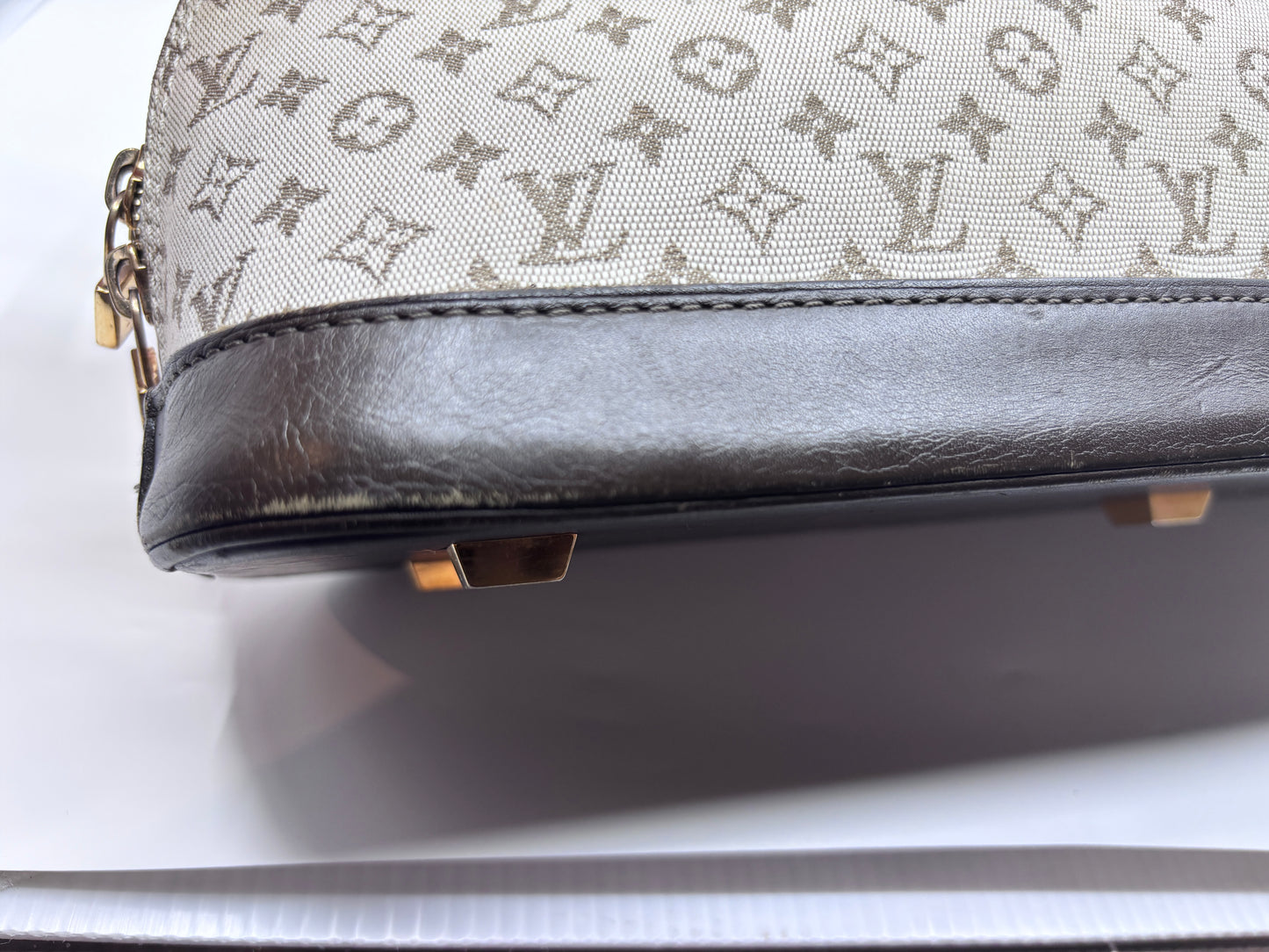 Louis Vuitton Long Mini Lin