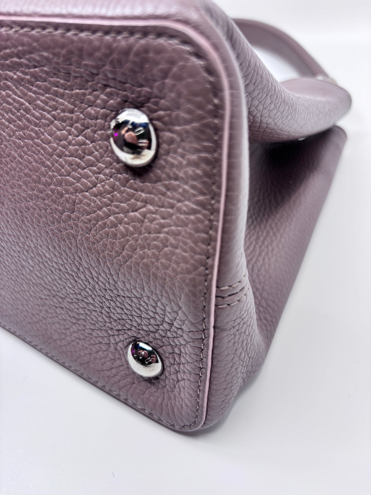 Beige Louis Vuitton Capucines, MM
