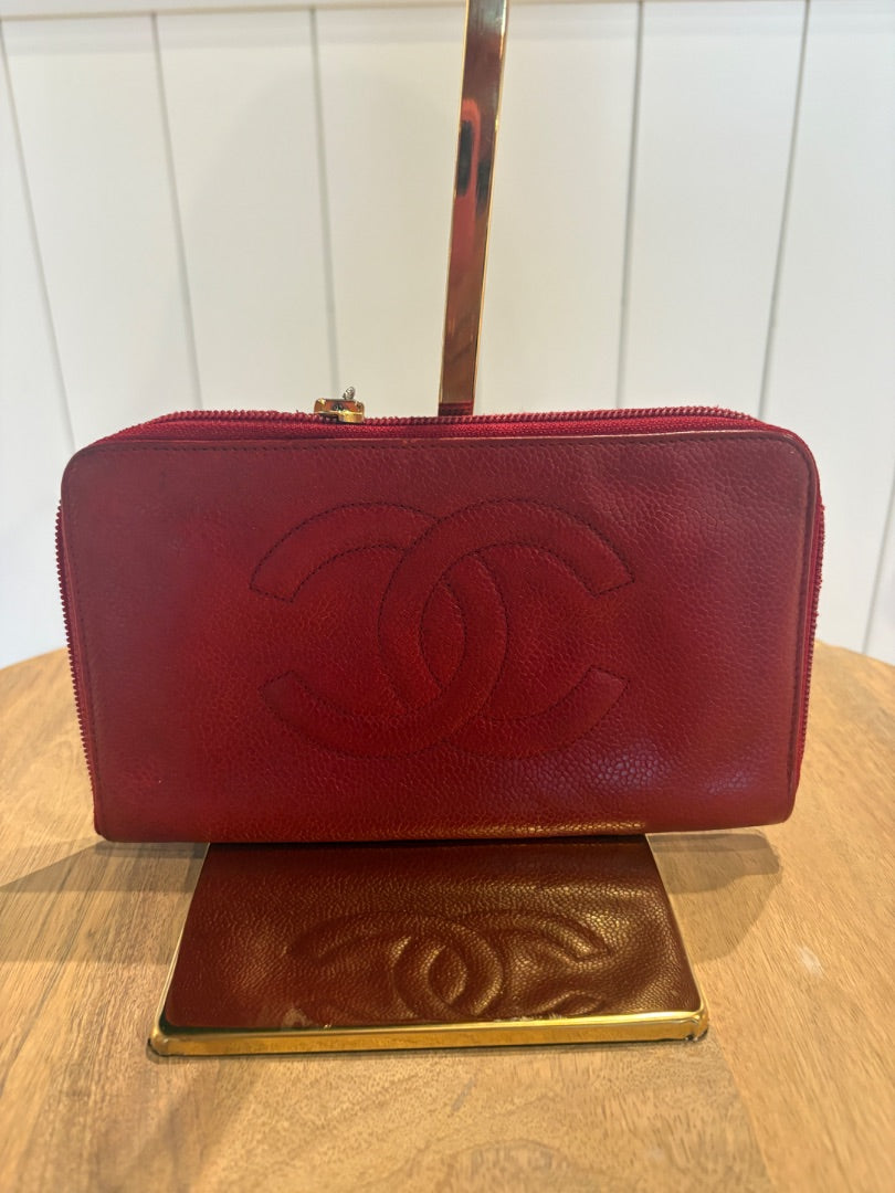 Red Chanel Vintage Caviar Wallet