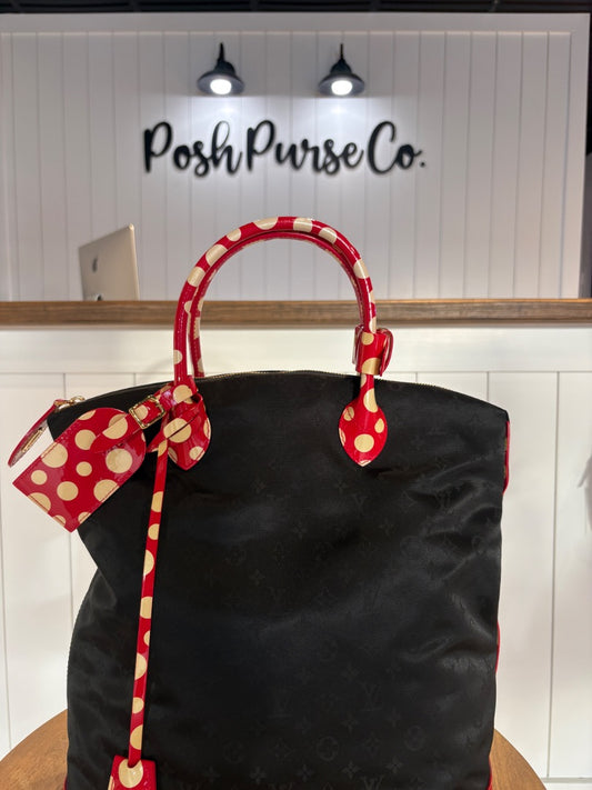 Black Pristine Kusama Lock It Tote Louis Vuitton