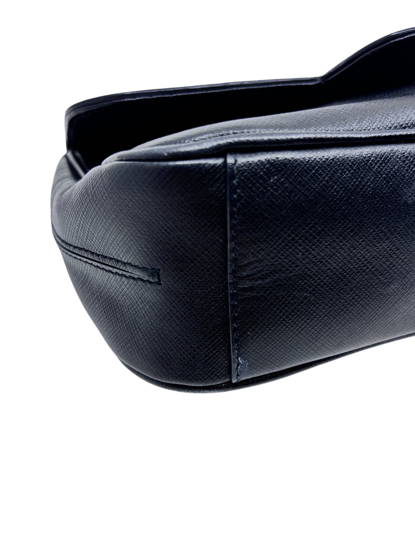 Posh Purse Co preloved black Ferragamo shoulder bag showing textured leather detail and stitching