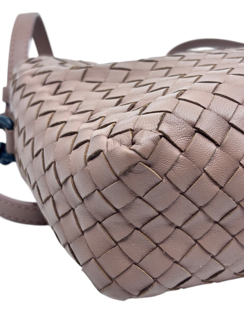 Posh Purse Co tan Bottega Veneta Intrecciato shoulder bag showing detailed handwoven leather corner texture