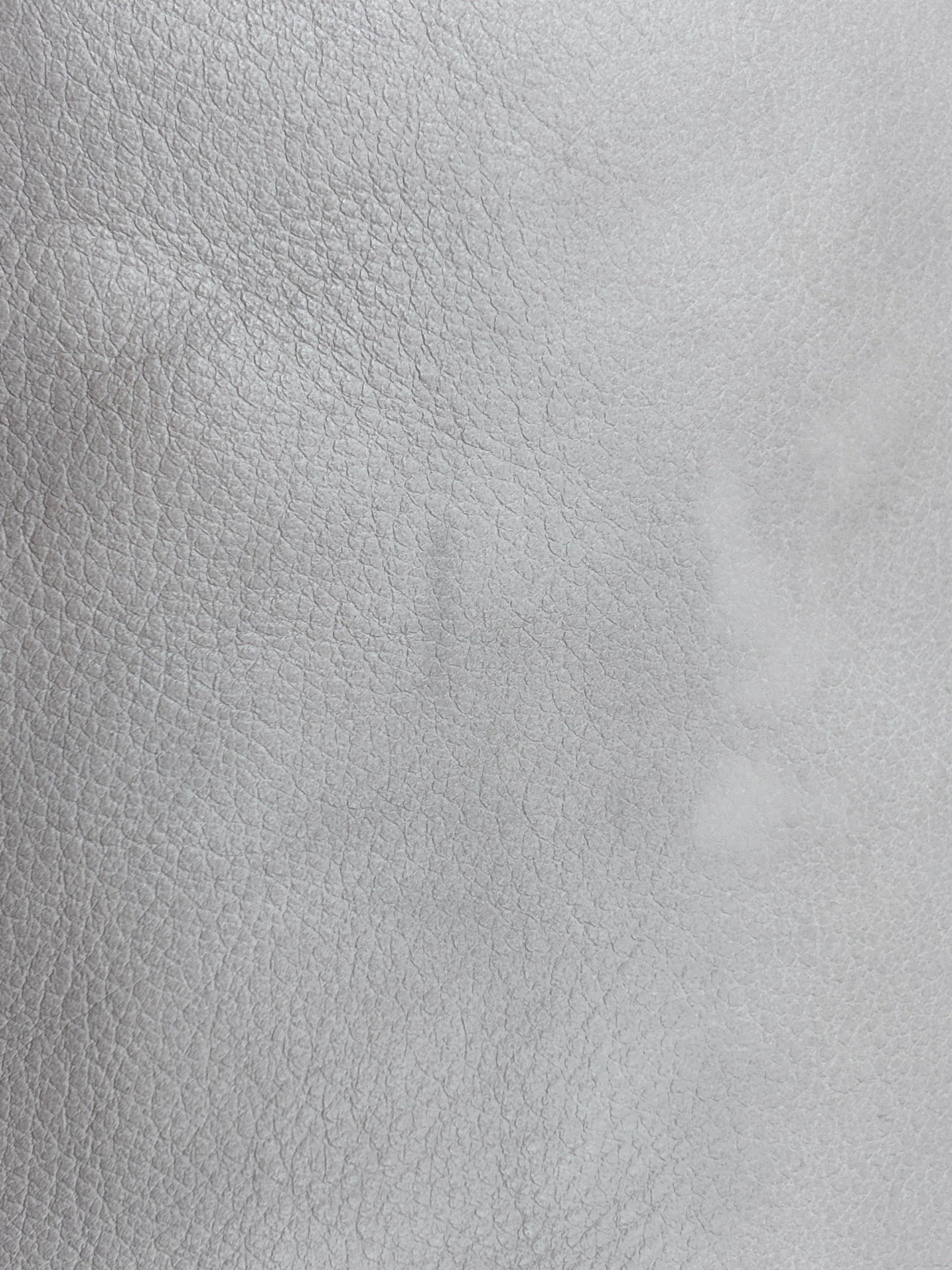 Posh Purse Co brown and tan leather texture detail from a Fendi Chameleon tri-color satchel