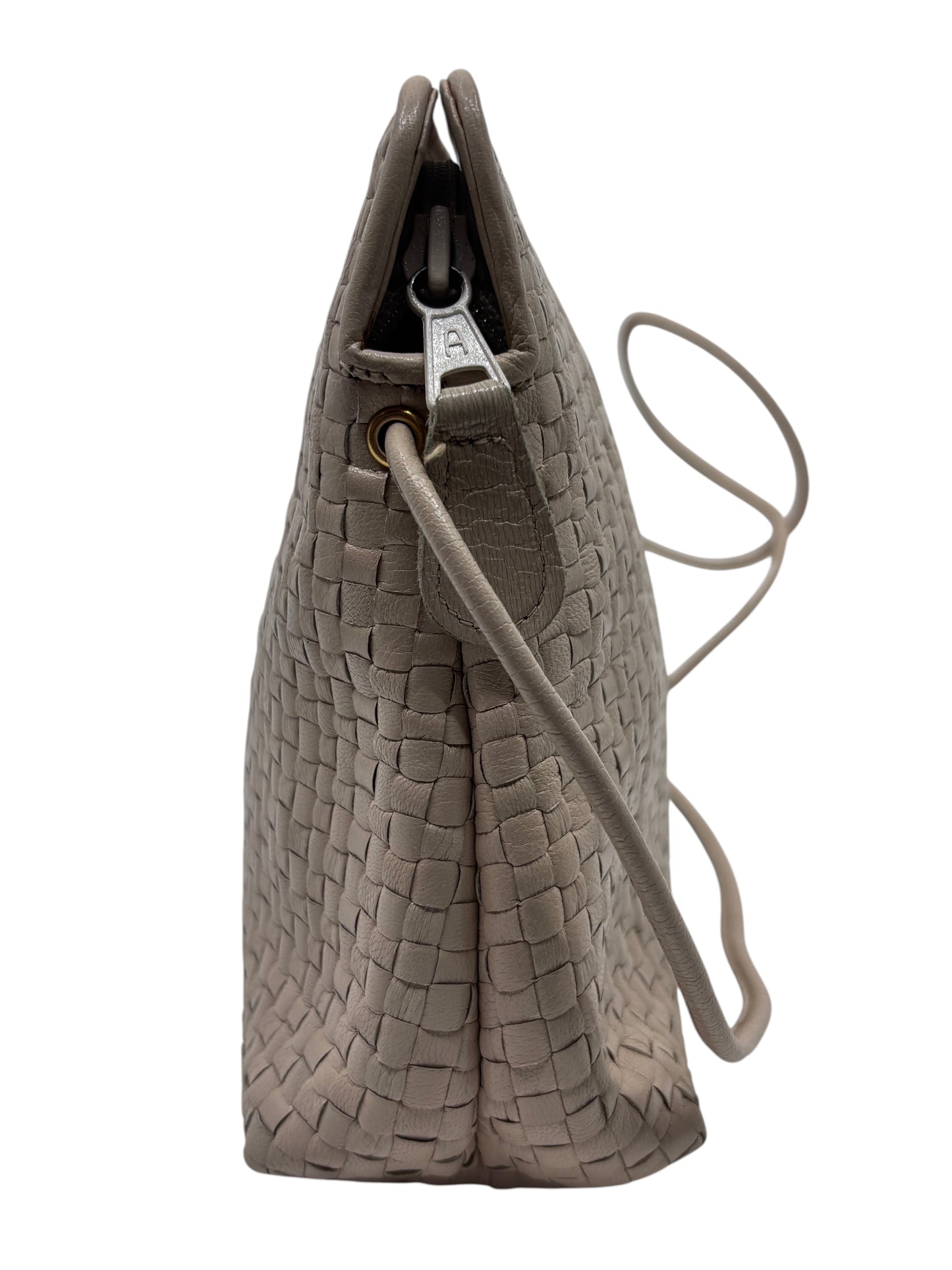 Posh Purse Co vintage Fendi crossbody bag in beige woven straw with a slim adjustable strap and side profile view