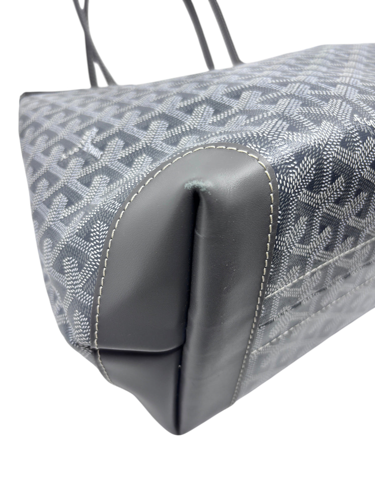 Posh Purse Co gray Goyard Bellechasse tote in Goyardine canvas with chevron print and calfskin leather corner trim