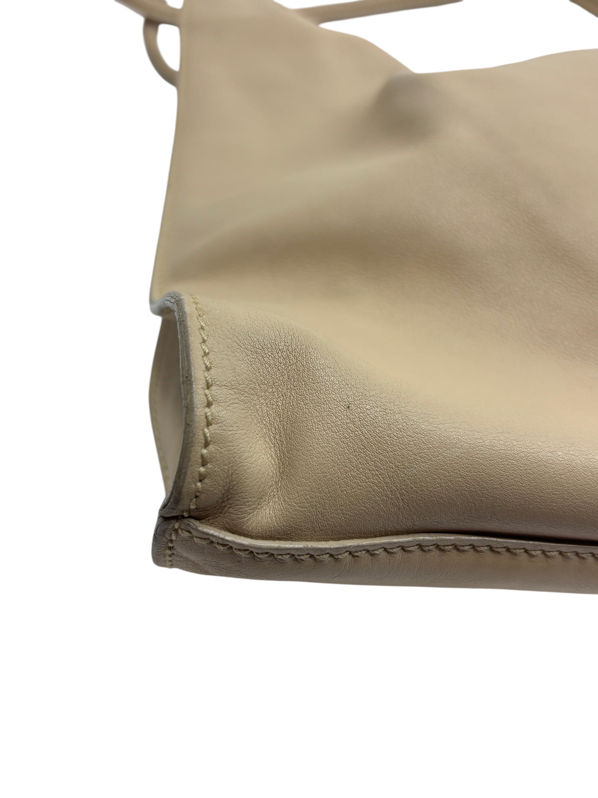 Posh Purse Co Gucci Tom Ford era beige leather hobo bag showing detailed stitching and smooth texture