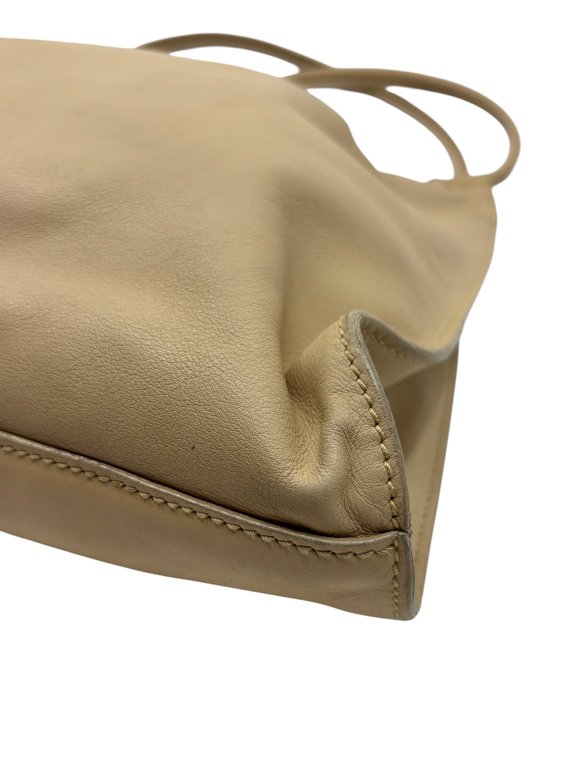 Posh Purse Co Gucci Tom Ford era beige leather hobo bag with detailed stitching and soft silhouette