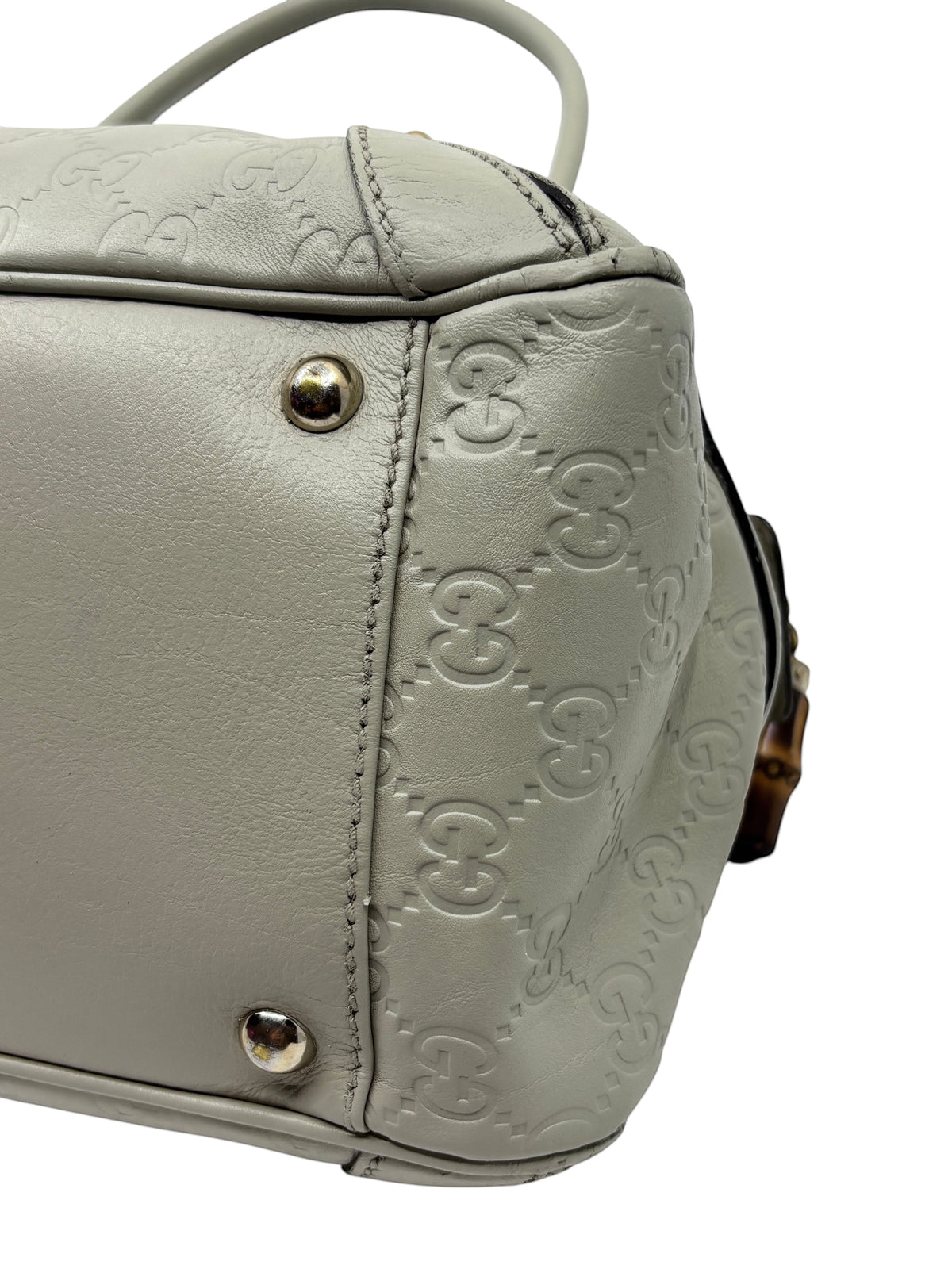 Posh Purse Co preloved grey Gucci Horsebit Wave bag featuring embossed GG leather and silver-tone protective feet