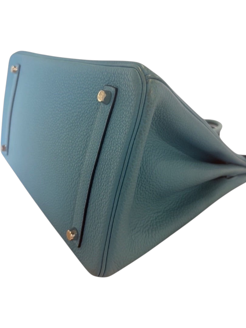 Posh Purse Co Hermès Birkin 35 in Bleu du Nord Togo leather showing the base with protective palladium feet