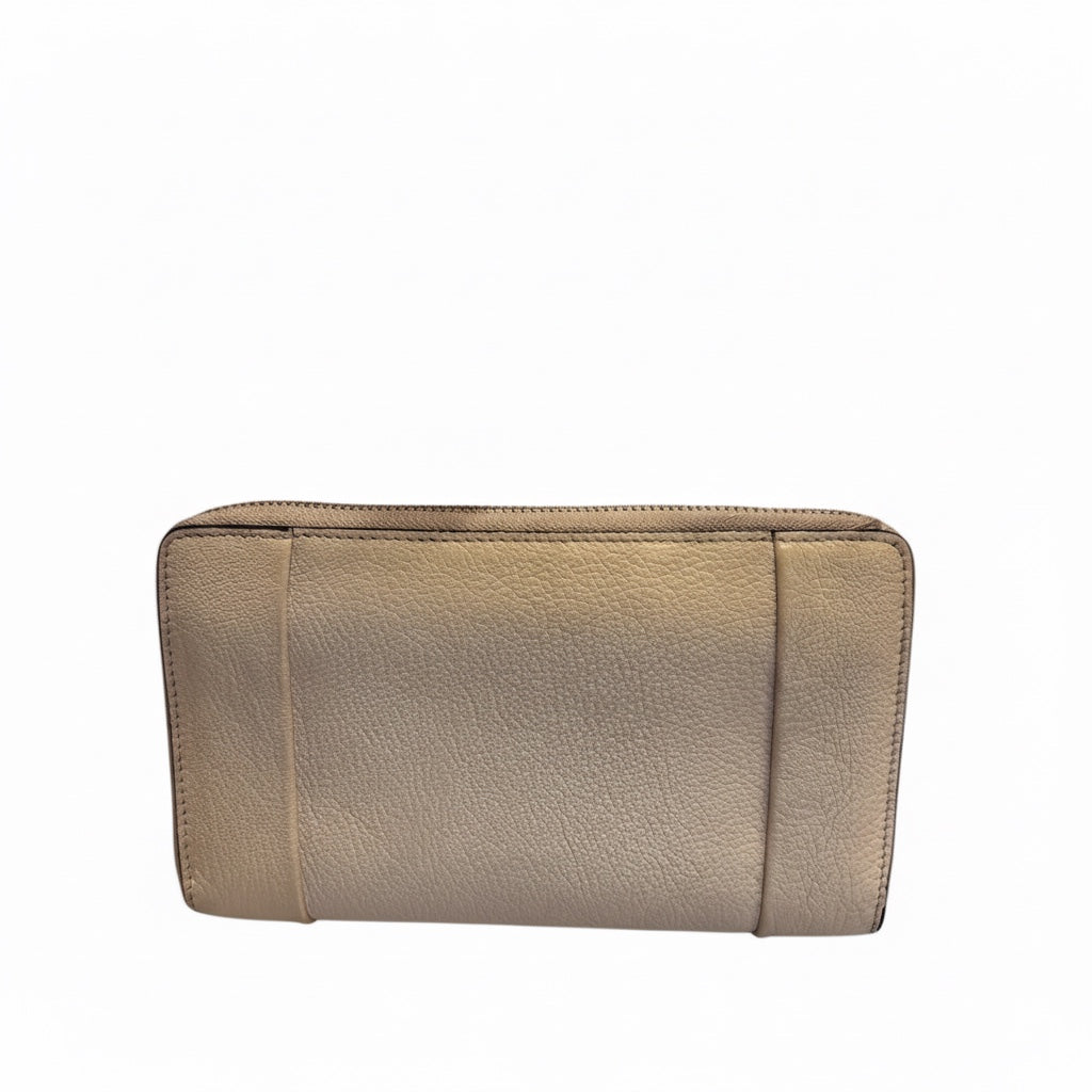 Posh Purse Co. ivory leather Chloé Elise wallet with zip closure and organized interior.