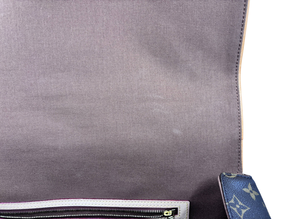 Posh Purse Co preloved Louis Vuitton Abbesses messenger bag interior lining with monogram canvas flap detail