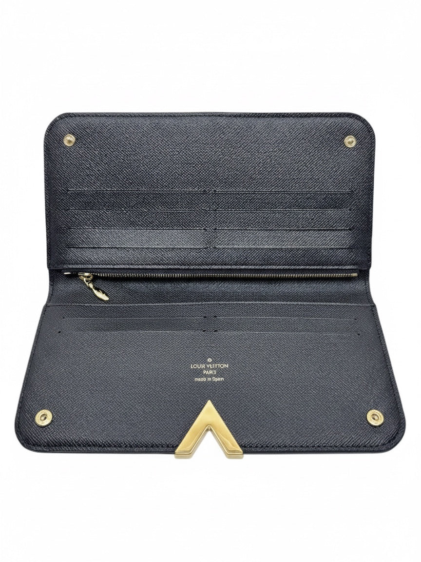 Posh Purse Co. preloved Louis Vuitton black leather wallet with gold V hardware and interior card slots
