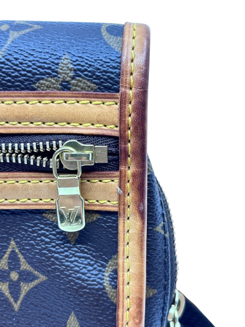 Posh Purse Co Louis Vuitton Bosphore belt bag detail showing Monogram canvas, Vachetta leather trim, and gold zipper
