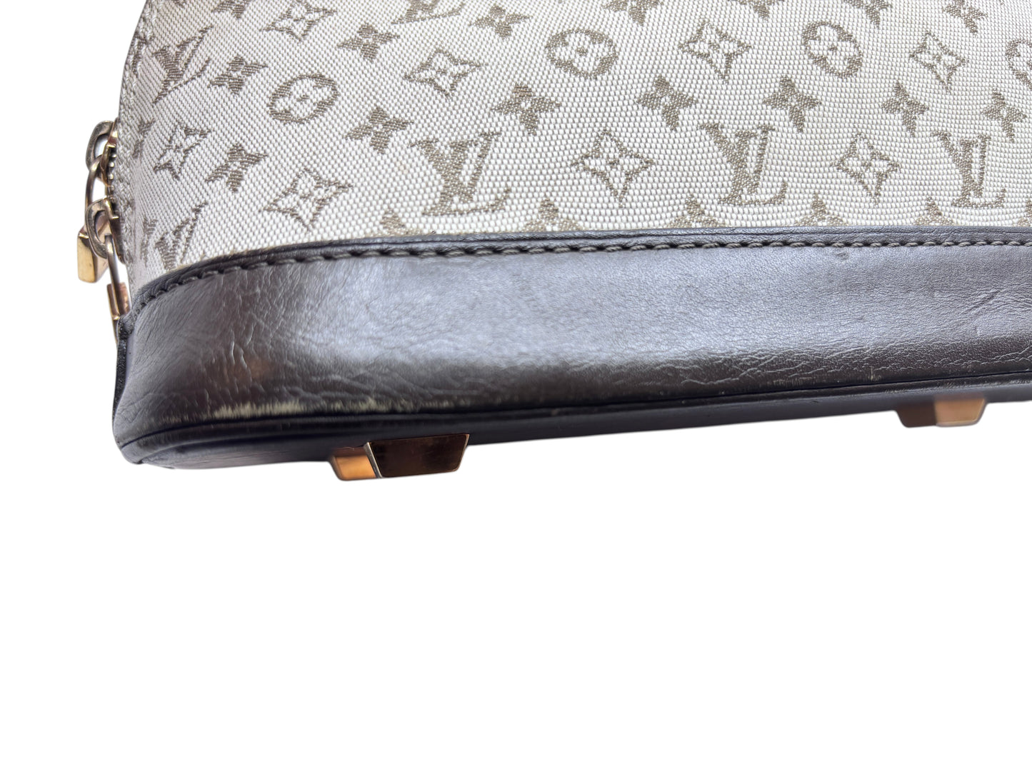 Posh Purse Co preloved Louis Vuitton Long Mini Lin bag showing beige monogram canvas and dark brown leather trim