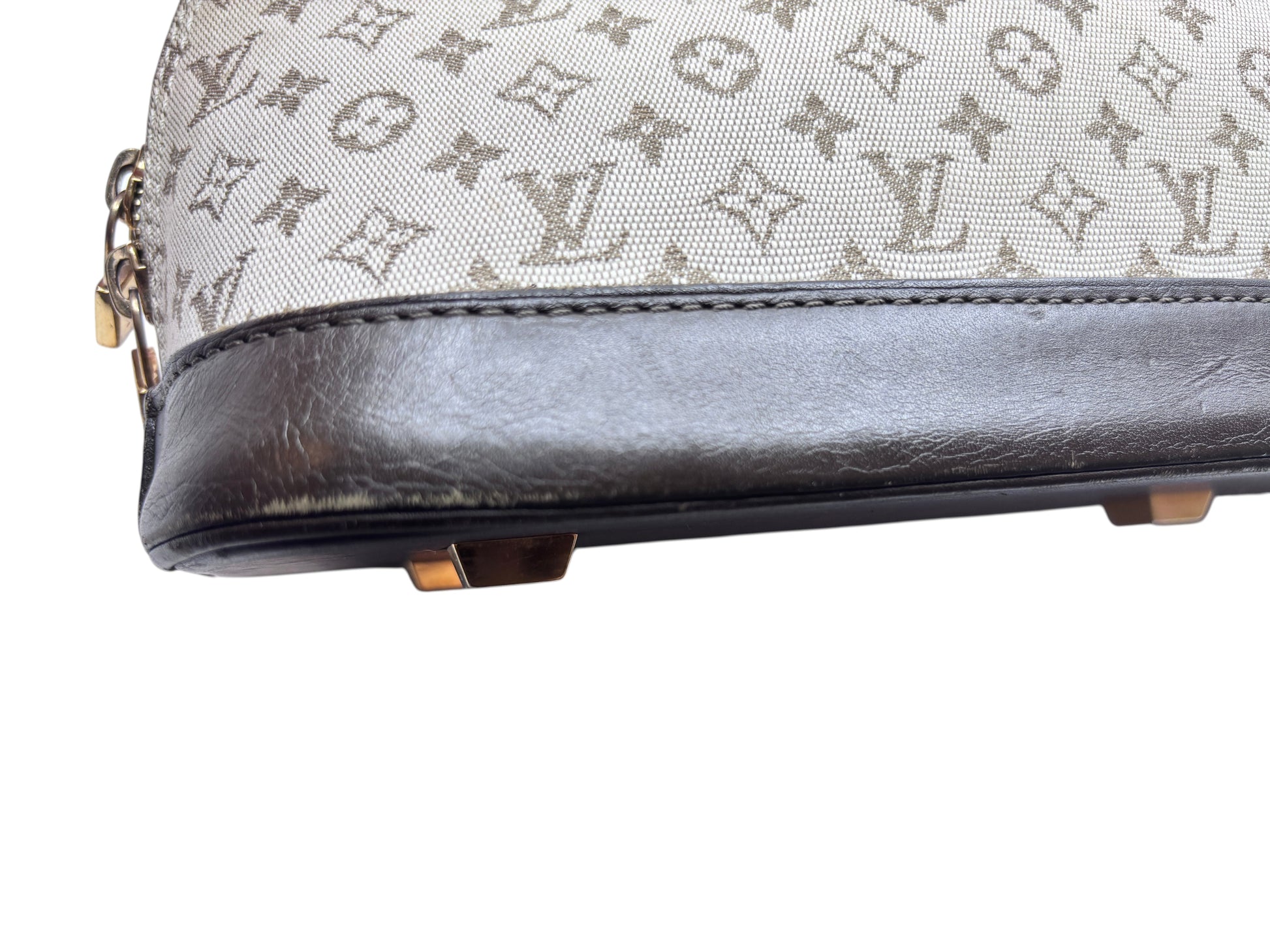 Posh Purse Co preloved Louis Vuitton Long Mini Lin bag showing beige monogram canvas and dark brown leather trim